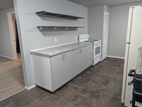 8568 Tracyton Blvd NW in Bremerton, WA - Foto de edificio - Building Photo