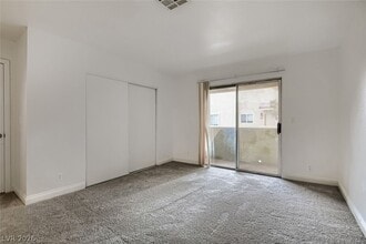 1806 N Decatur Blvd in Las Vegas, NV - Foto de edificio - Building Photo