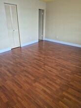 1300 NE 191st St, Unit 210 in Miami, FL - Building Photo - Building Photo