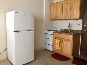 1560 Kanunu St in Honolulu, HI - Building Photo - Building Photo