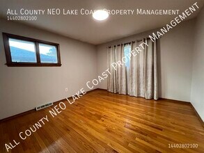 9953 Shady Ln in Brooklyn, OH - Building Photo - Building Photo