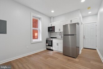 251 S 44th St in Philadelphia, PA - Building Photo - Building Photo