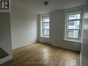 8 Simcoe St N in Oshawa, ON - Building Photo - Building Photo