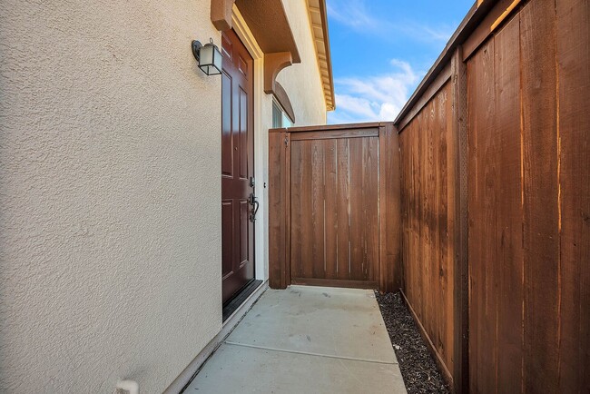 4384 Arctic Tern Cir in Rancho Cordova, CA - Building Photo - Building Photo