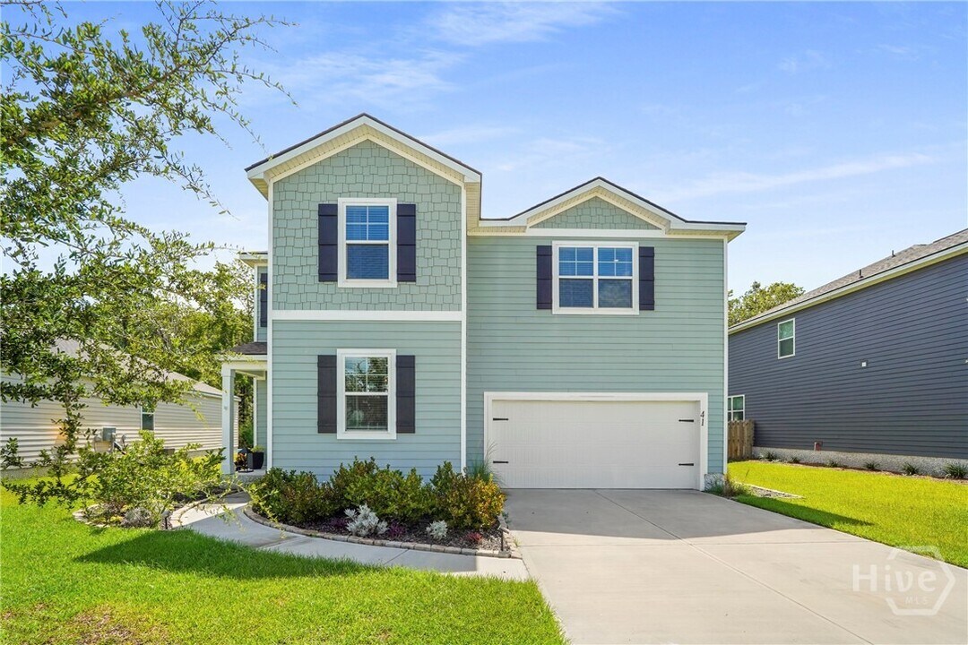 41 Gypsea Ln in Richmond Hill, GA - Building Photo