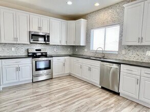 5394 W Kaler Cir in Glendale, AZ - Building Photo - Building Photo