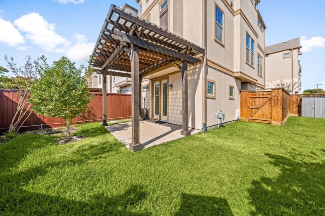 6703 Highclere Manor Ln