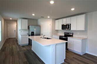 10256 Kalamazoo Pl in Parrish, FL - Building Photo - Building Photo