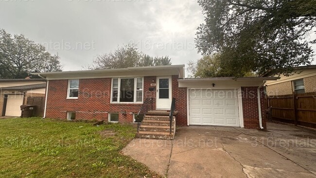 property at 1921 W Jewell St