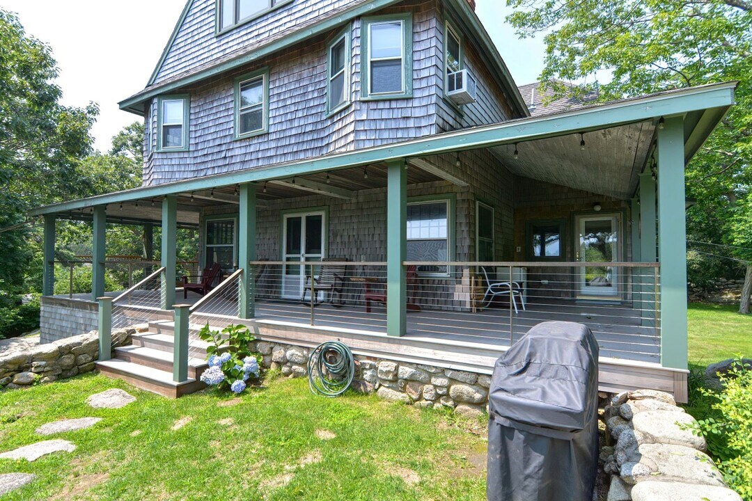 16 Oakes Ln in Rockport, MA - Foto de edificio