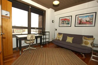 323 W Broadway in Louisville, KY - Building Photo - Building Photo