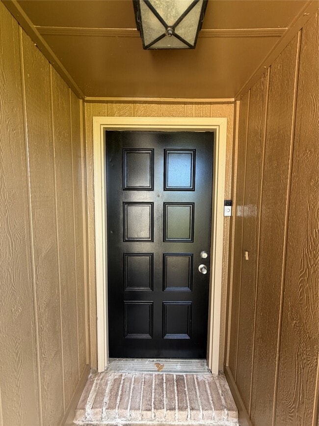 property at 2815 Fir Crest Ct