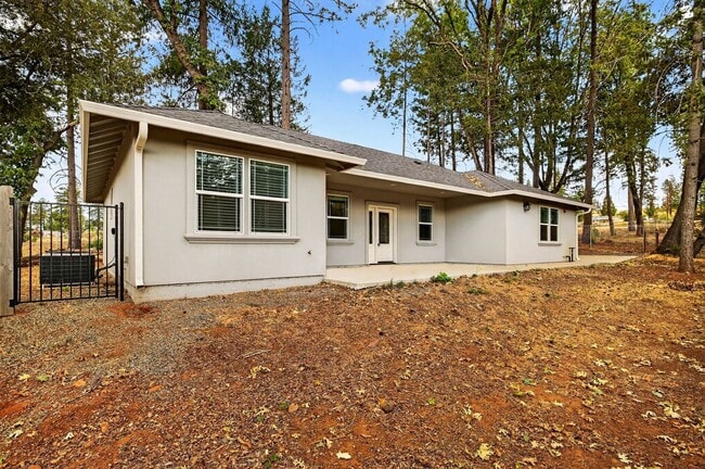 property at 1605 Gate Ln