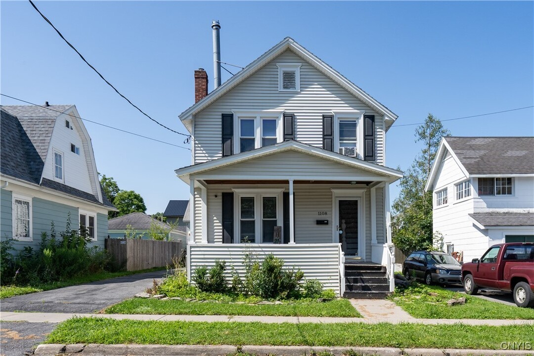 1108 Salina St in Watertown, NY - Building Photo