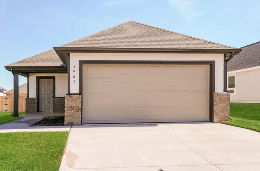 1905 Crimson Lake Blvd in El Reno, OK - Building Photo