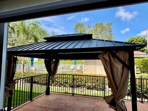 4901 Palm Garden Ln in Davie, FL - Building Photo - Building Photo