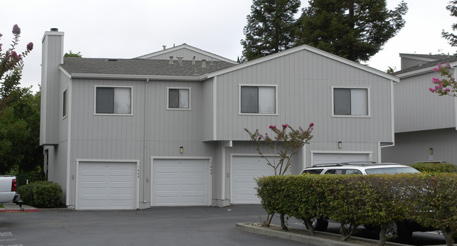 1008 Maywood Ln in Martinez, CA - Building Photo - Building Photo