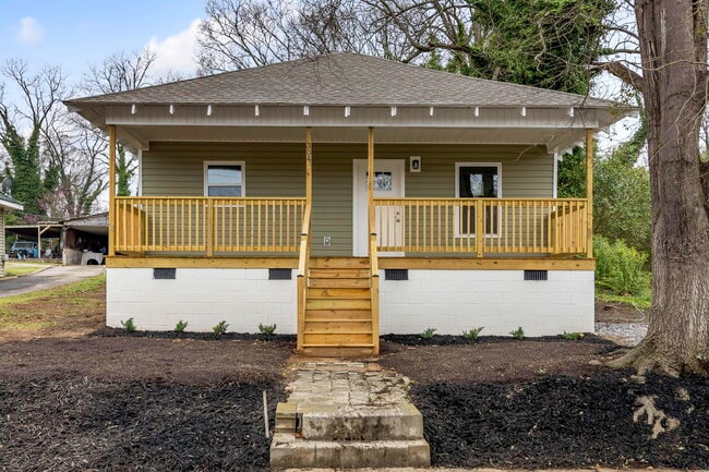 property at 304 E Hampton Ave