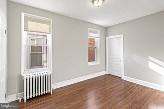 307 Roxborough Ave in Philadelphia, PA - Building Photo - Building Photo