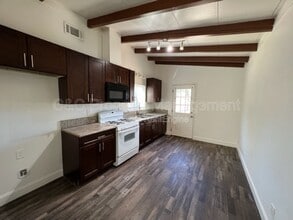 2119 E Griffith Way in Fresno, CA - Building Photo - Building Photo