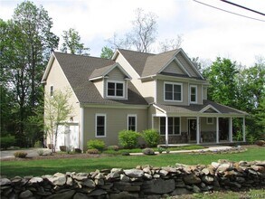 2 Long Hill Rd in Highland Mills, NY - Building Photo - Building Photo