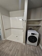 600 S Pacific Hwy in Talent, OR - Building Photo - Building Photo