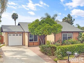 449 Chestnut Ave in San Marcos, CA - Building Photo