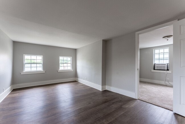 property at 1923 S Izard St