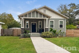 7703 N Huntley Ave in Tampa, FL - Building Photo