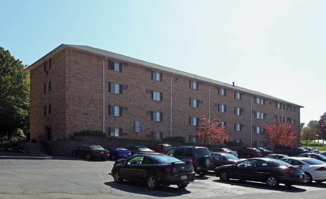 Woods Halls in Fairborn, OH - Building Photo - Building Photo