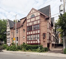 190 Lowther Ave in Toronto, ON - Building Photo