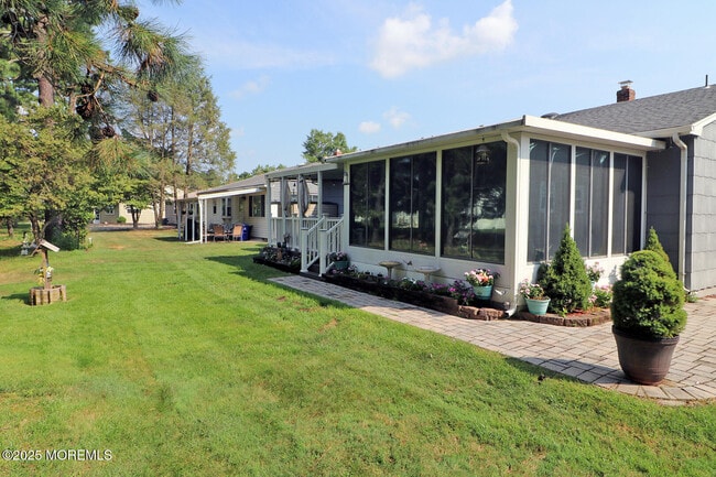 43 Whitmore Dr in Toms River, NJ - Building Photo - Building Photo