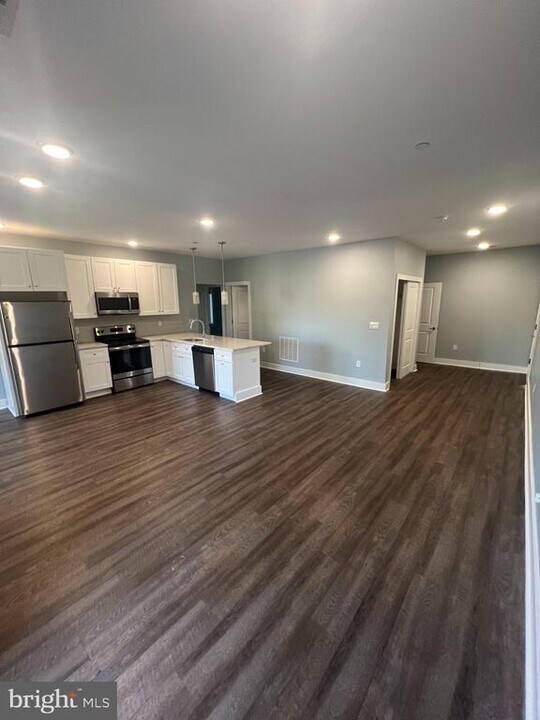6610 Germantown Ave in Philadelphia, PA - Building Photo