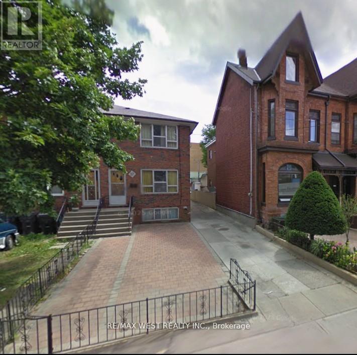 57 Nassau St in Toronto, ON - Building Photo