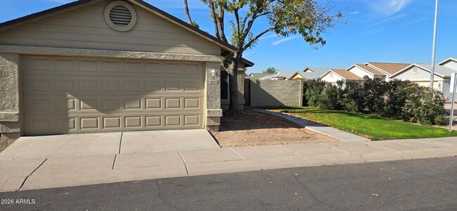 property at 5620 S 42nd St