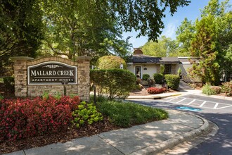 Mallard Creek in Charlotte, NC - Foto de edificio - Building Photo