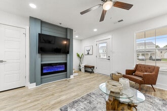 1016 Middle Ln in Gulfport, MS - Building Photo - Building Photo