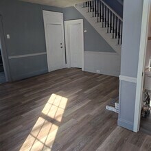 133 E Pennsylvania Ave in New Stanton, PA - Building Photo - Building Photo