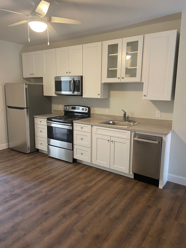 15617 Madison Ave Apartments and Nearby Lakewood Apartments For Rent Lakewood, OH