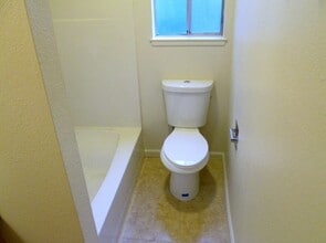 4 Klondike Ct in Chico, CA - Building Photo - Building Photo