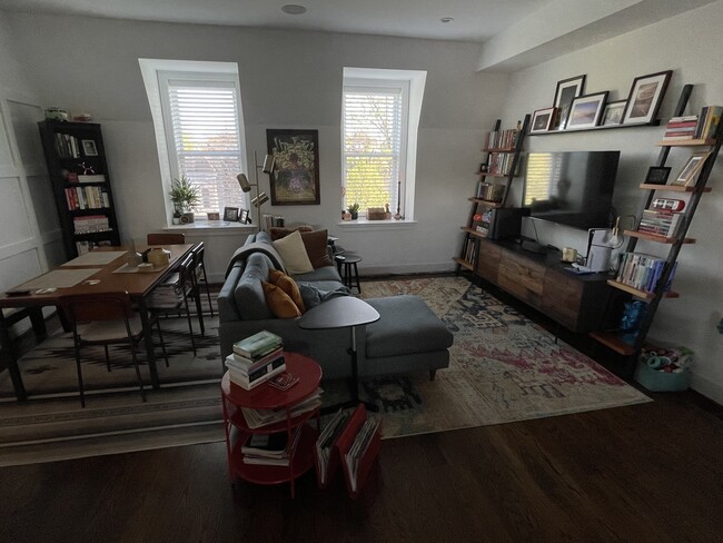 property at 1366 F St NE