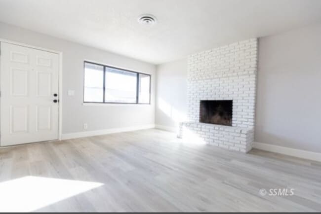 608 E California Ave in Ridgecrest, CA - Building Photo - Building Photo