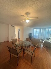 500 Davis Rd in Palm Springs, FL - Building Photo - Building Photo