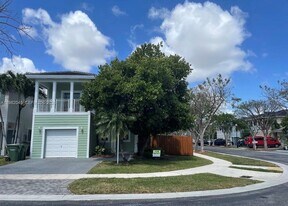 390 NE 35th Ave in Homestead, FL - Building Photo