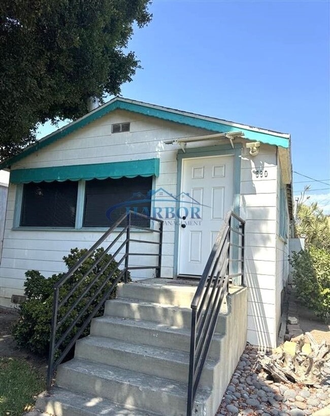 property at 680 W Paseo Del Mar