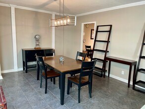 900 S Hanley Rd in Clayton, MO - Building Photo - Building Photo