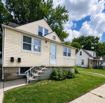 11442 Jackson Ave in Warren, MI - Building Photo