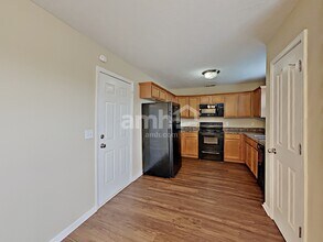 111 Dreville Dr in La Vergne, TN - Building Photo - Building Photo