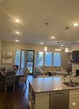 557 Reale Dr in Irving, TX - Building Photo - Building Photo