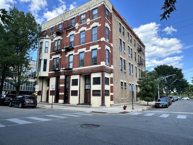 property at 1237 N Noble St